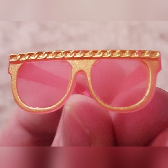 L.O.L Surprise Big Pet DJ K9 Wear and Share Orange and Gold Sunglasses Miniature - Picture 1 of 7